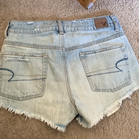 American Eagle Distressed Shortie Jean Shorts Size 2 - Picture 7 of 11